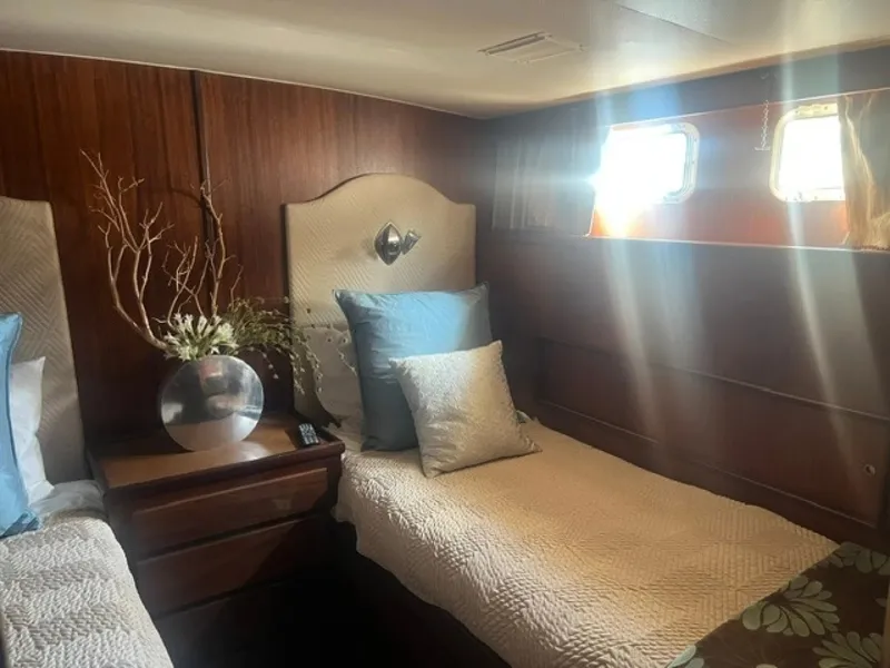 Slide: The Image of Hatteras 58 Yacht Fish 1972 - 7506829