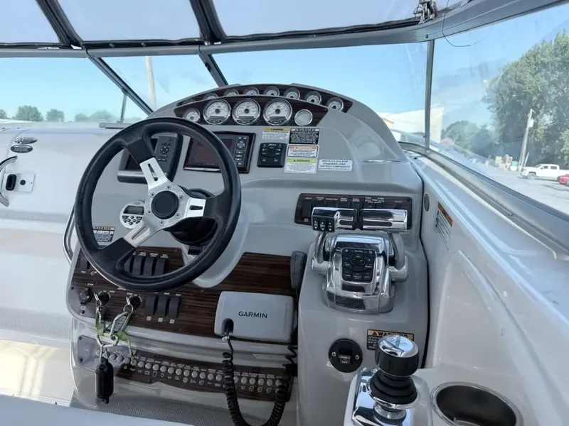 Slide: The Image of Bayliner 315 SB 2011 - 7506864