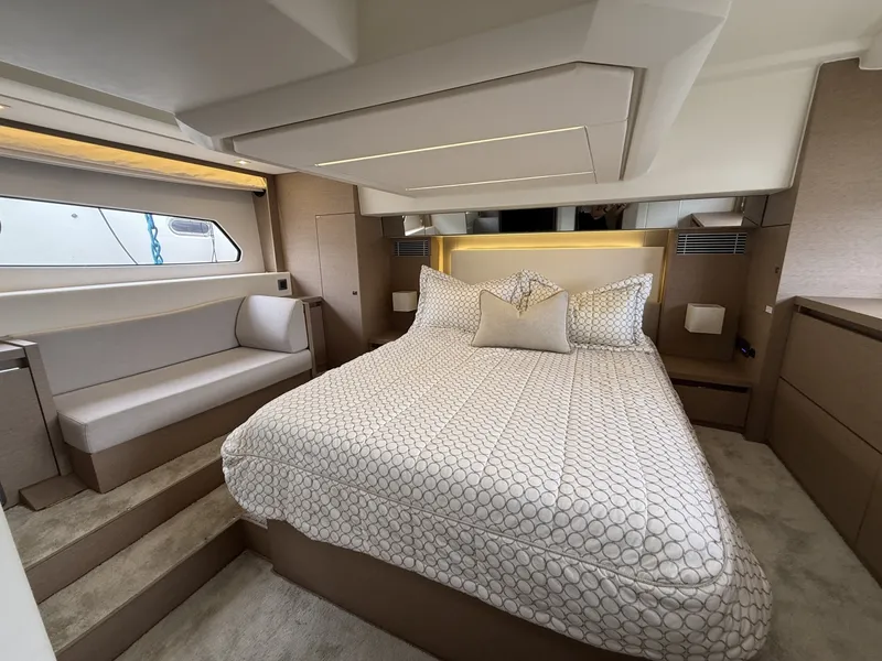 Slide: The Image of Prestige 460 2018 - 7506945