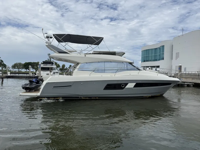 Slide: The Image of Prestige 460 2018 - 7506912