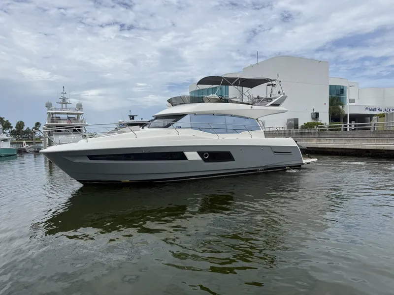 Slide: The Image of Prestige 460 2018 - 7506900