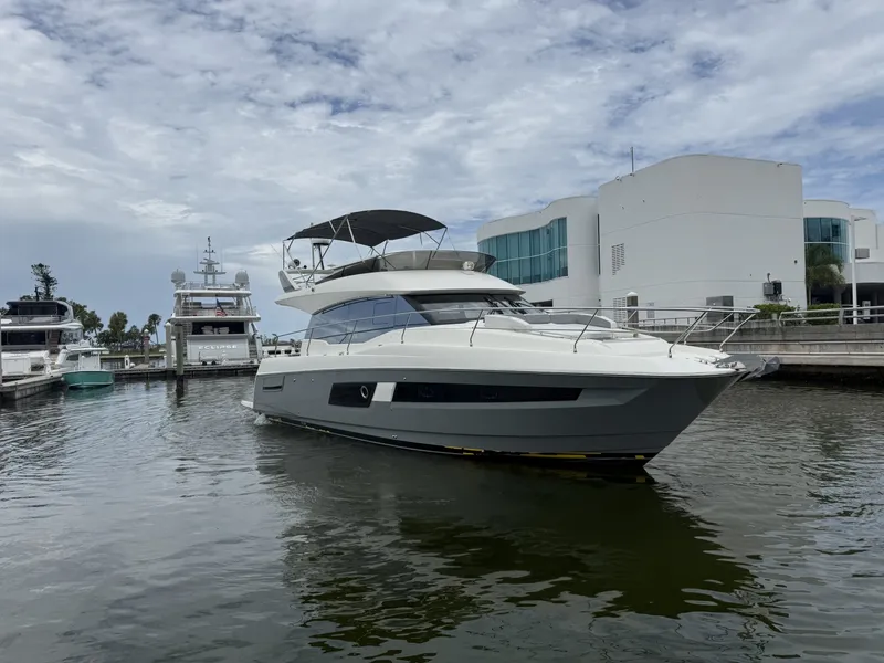 Slide: The Image of Prestige 460 2018 - 7506908