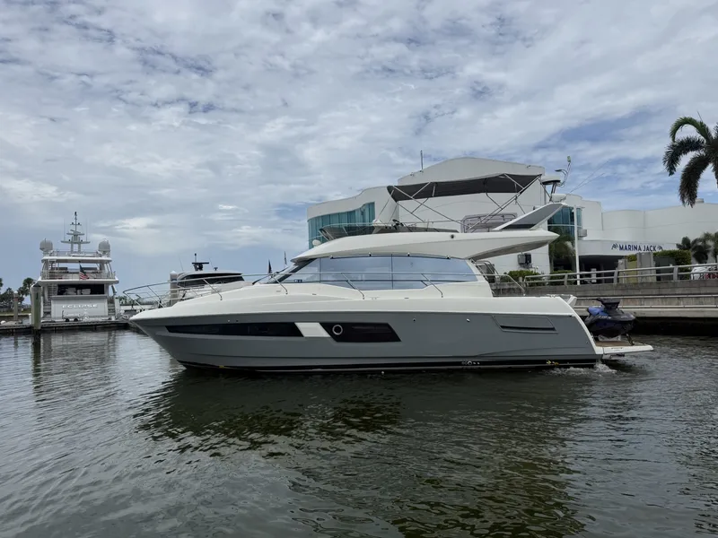 Slide: The Image of Prestige 460 2018 - 7506898