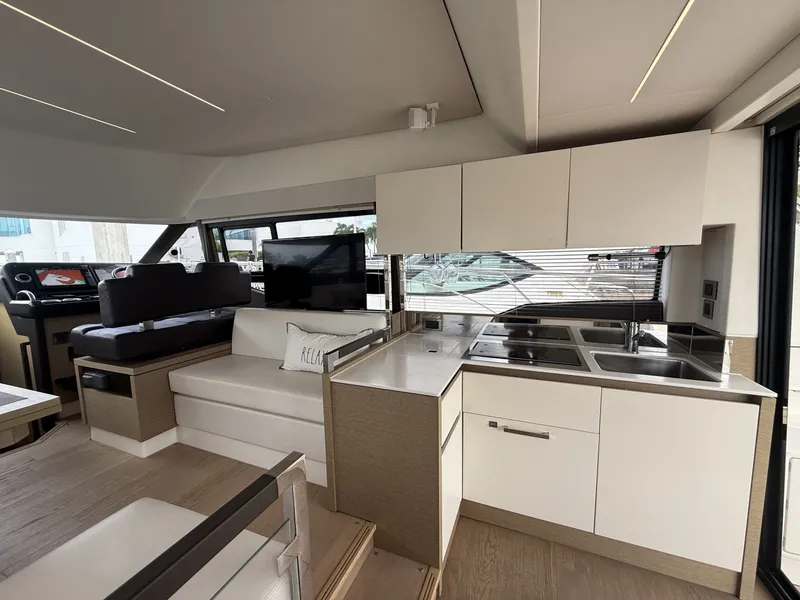 Slide: The Image of Prestige 460 2018 - 7506924