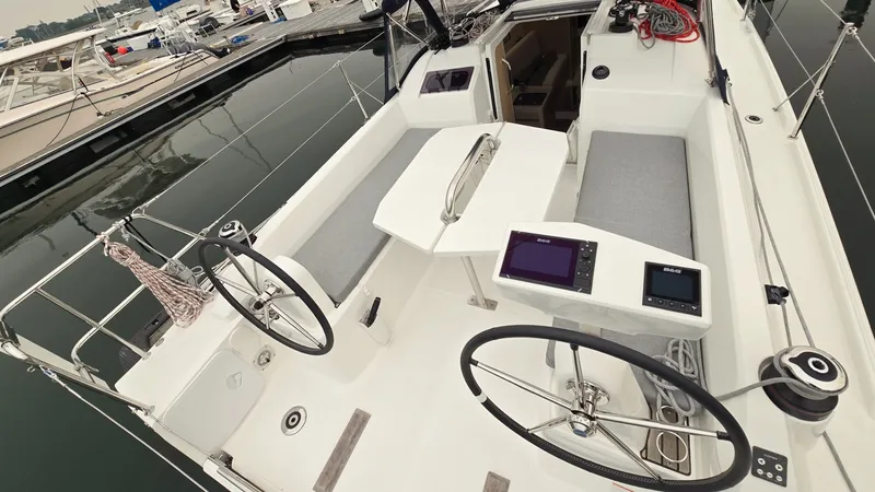 Slide: The Image of Beneteau Oceanis 30.1 2023 - 7506984