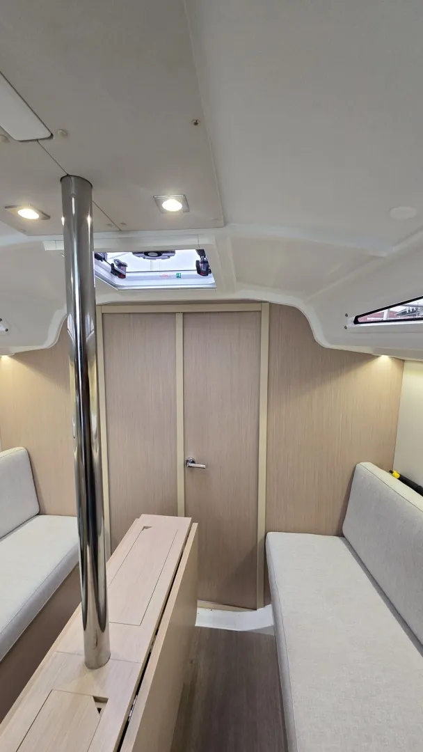 Slide: The Image of Beneteau Oceanis 30.1 2023 - 7506995