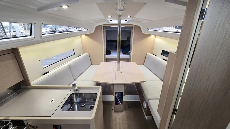 Slide: The Image of Beneteau Oceanis 30.1 2023 - 7506989