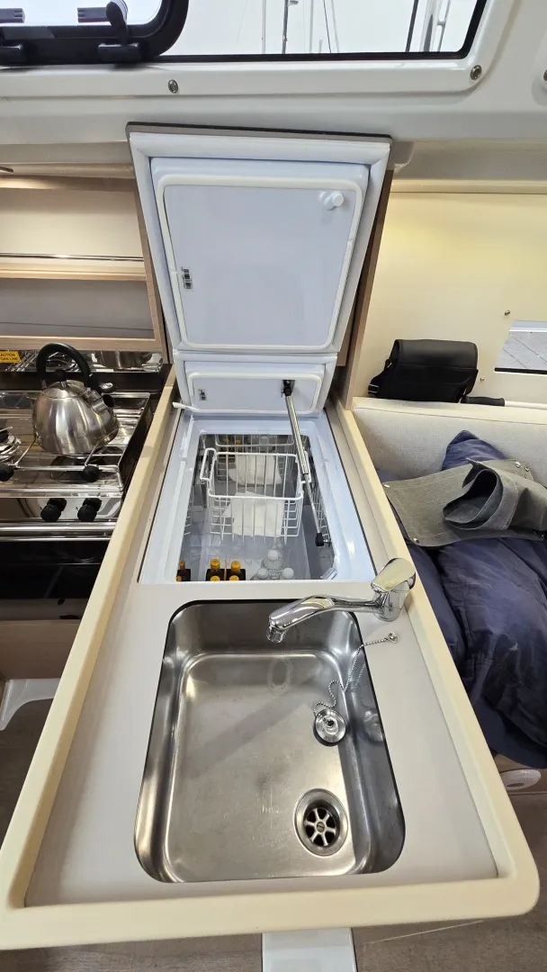 Slide: The Image of Beneteau Oceanis 30.1 2023 - 7506988