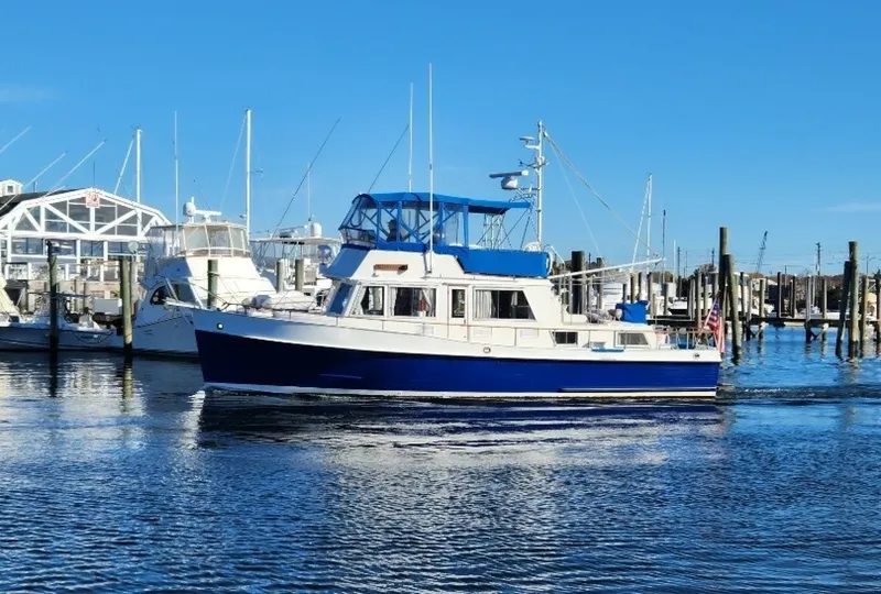 Slide: The Image of Grand Banks Classic 1983 - 7509479