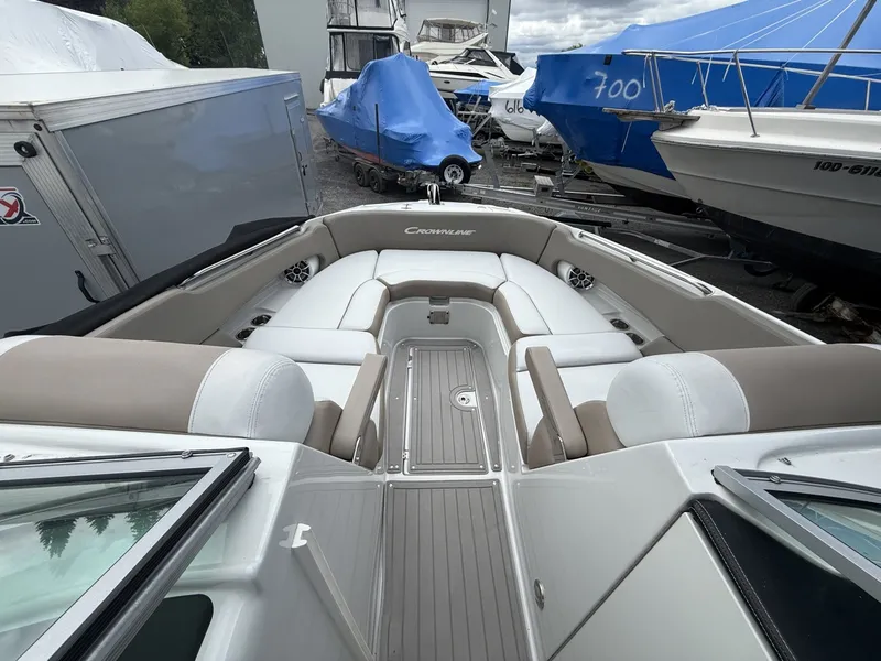Slide: The Image of Crownline Boats E30 2018 - 7531330