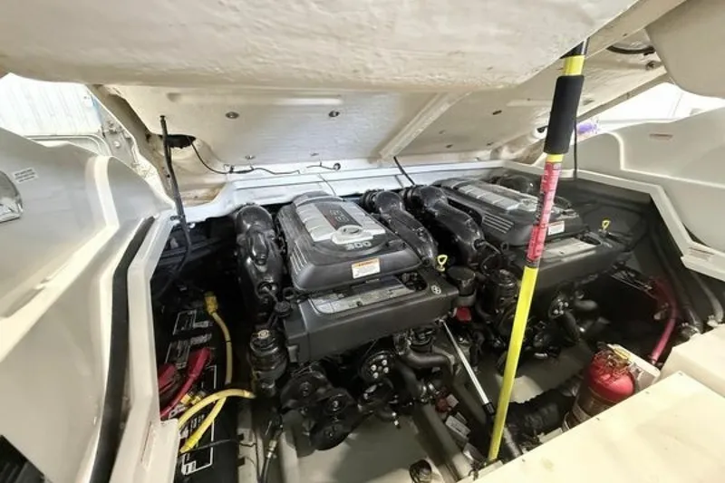 Slide: The Image of Crownline Boats E30 2018 - 7507574