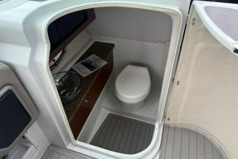 Slide: The Image of Crownline Boats E30 2018 - 7507564