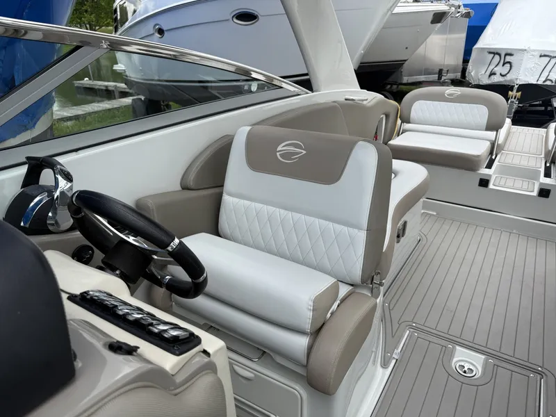 Slide: The Image of Crownline Boats E30 2018 - 7531328