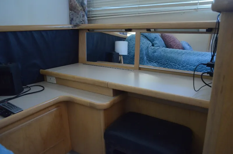 Slide: The Image of Carver Yachts 440 Motor Yacht 1996 - 7507731