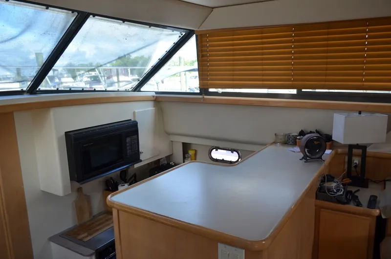 Slide: The Image of Carver Yachts 440 Motor Yacht 1996 - 7507703