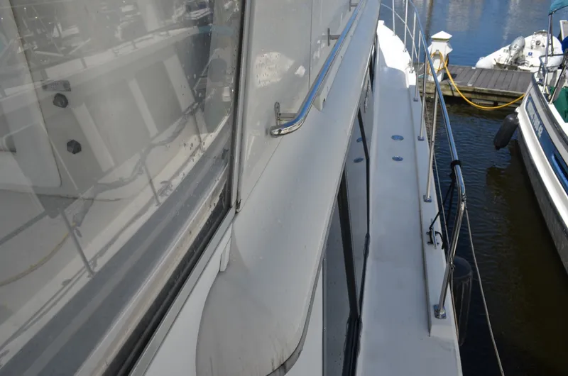 Slide: The Image of Carver Yachts 440 Motor Yacht 1996 - 7507740