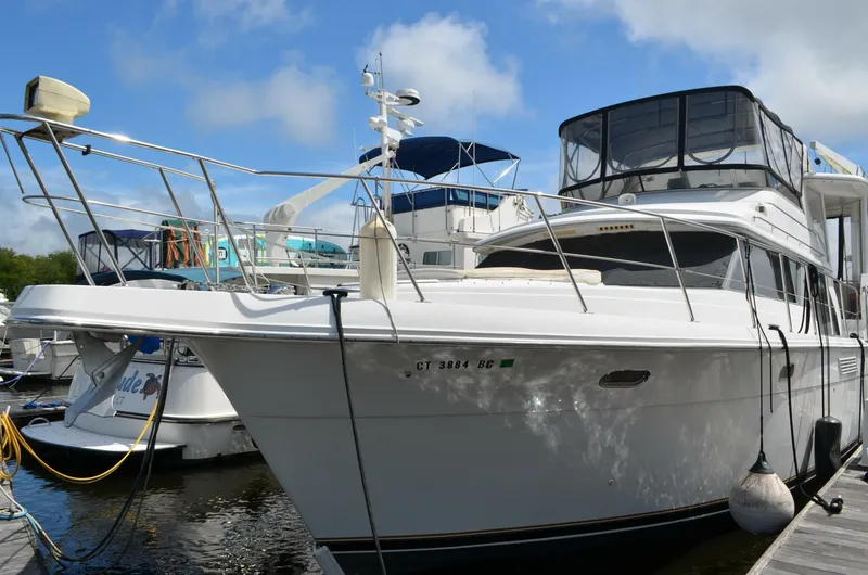 The Image of Carver Yachts 440 Motor Yacht 1996 - 7507671