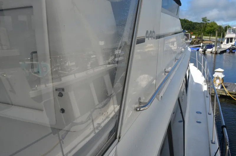 Slide: The Image of Carver Yachts 440 Motor Yacht 1996 - 7507739