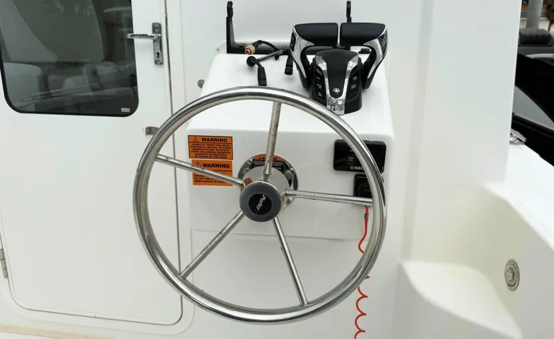 Slide: The Image of Parker Marine 2520 XLD 2023 - 7509365