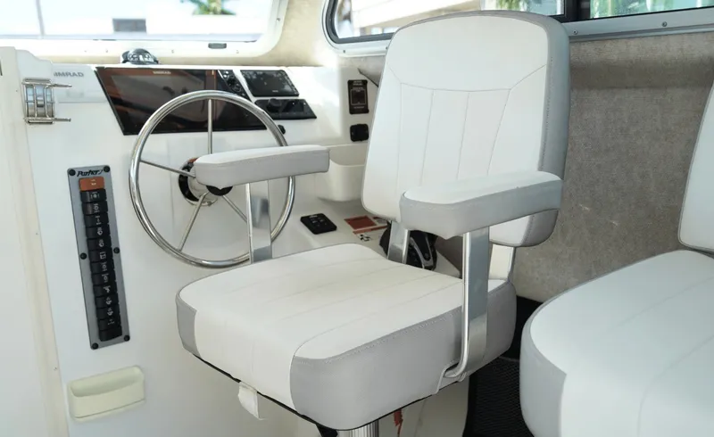 Slide: The Image of Parker Marine 2520 XLD 2023 - 7589966