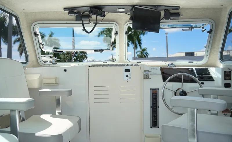 Slide: The Image of Parker Marine 2520 XLD 2023 - 7589959