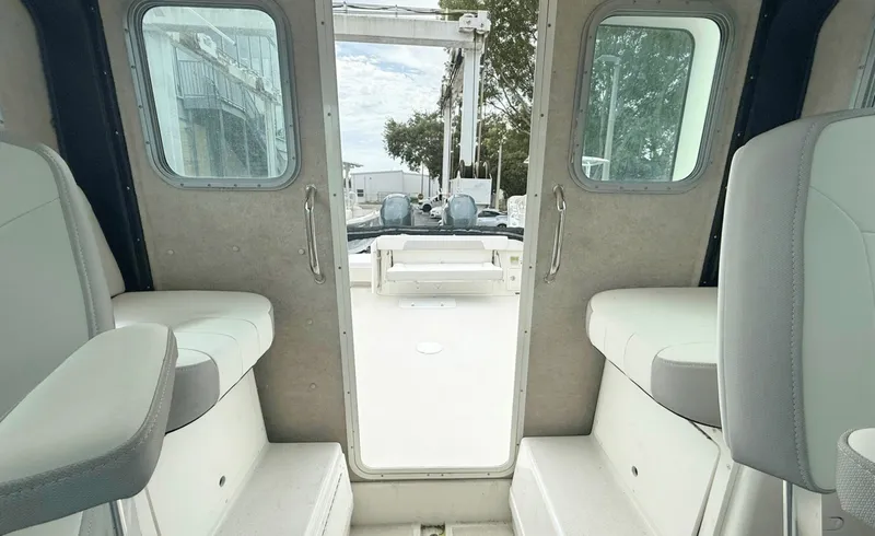 Slide: The Image of Parker Marine 2520 XLD 2023 - 7509387