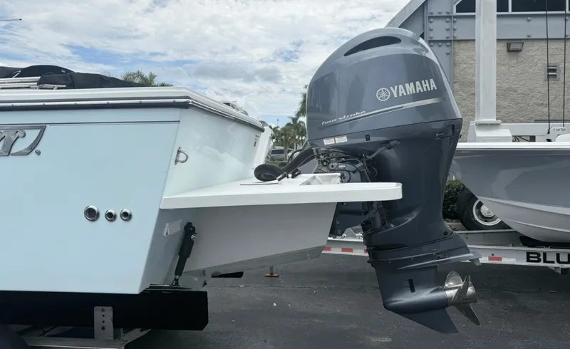 Slide: The Image of Parker Marine 2520 XLD 2023 - 7509361