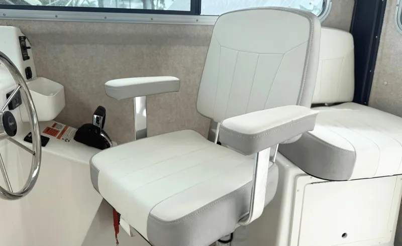 Slide: The Image of Parker Marine 2520 XLD 2023 - 7509380