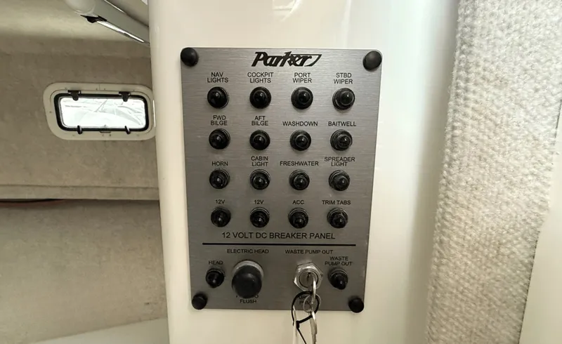 Slide: The Image of Parker Marine 2520 XLD 2023 - 7509385