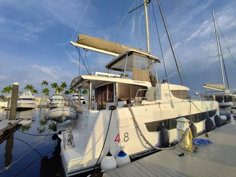 Slide: The Image of 2023 Bali 4.8 stern - 7510413