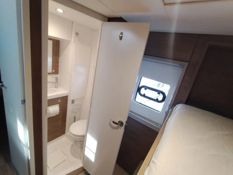Slide: The Image of 2023 Bali 4.8 head - 7510432