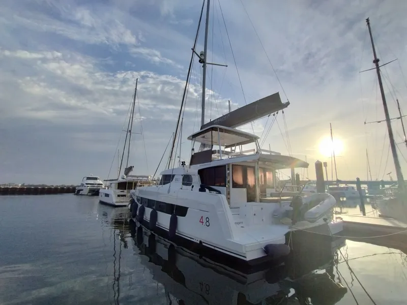 Slide: The Image of 2023 Bali 4.8 stern - 7510417