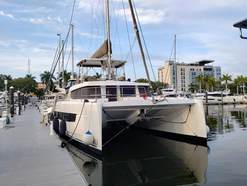 Slide: The Image of 2023 Bali 4.8 bow - 7510411
