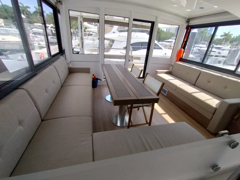 Slide: The Image of 2023 Bali 4.8 dining area - 7510440