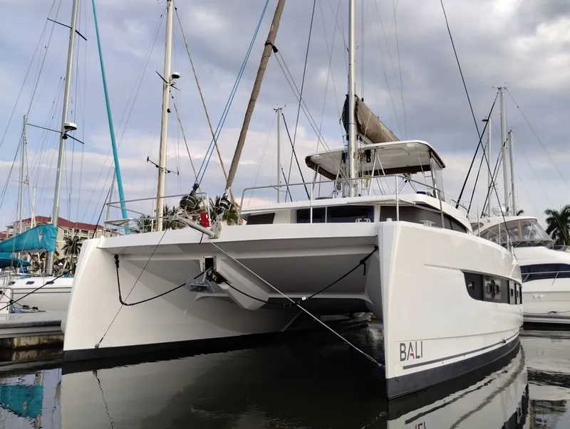 Slide: The Image of 2023 Bali 4.8 bow - 7510400