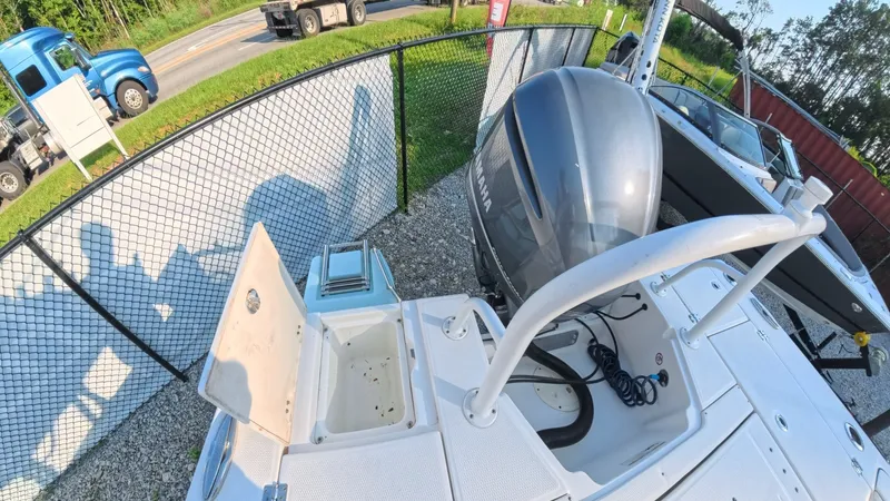 Slide: The Image of Robalo 246 Cayman 2021 - 7509498