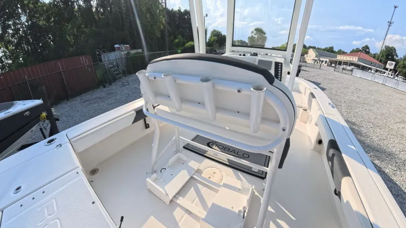 Slide: The Image of Robalo 246 Cayman 2021 - 7509496