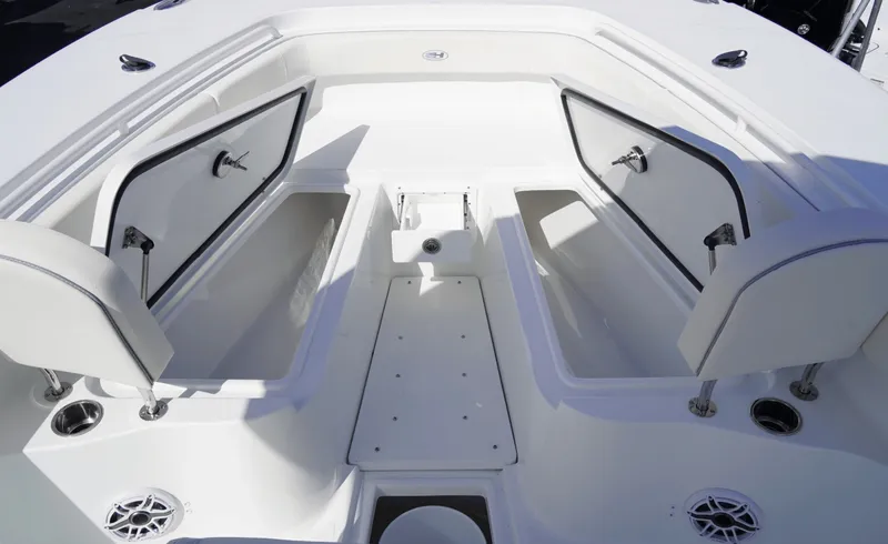 Slide: The Image of Sea Hunt Gamefish 28FS 2026 - 7509943
