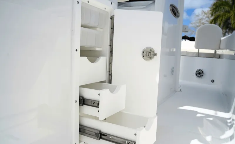 Slide: The Image of Sea Hunt Gamefish 28FS 2026 - 7509962