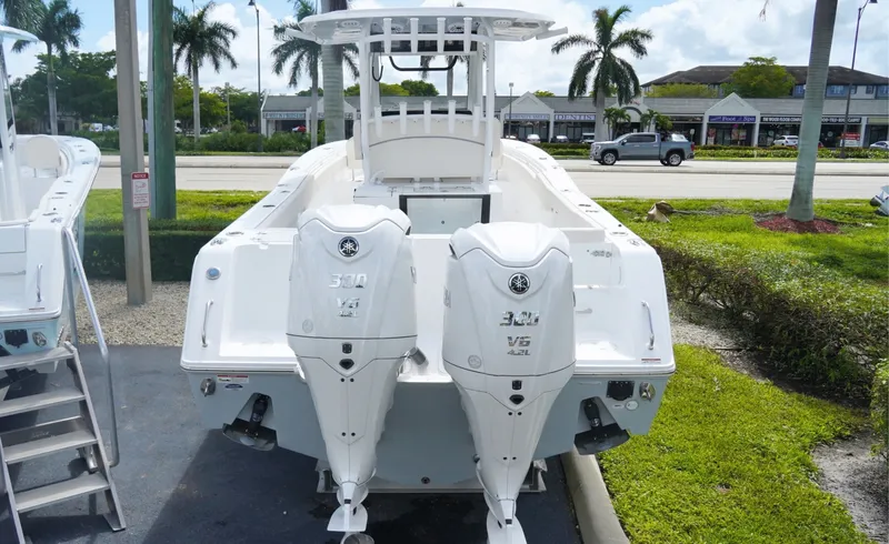 Slide: The Image of Sea Hunt Gamefish 28FS 2026 - 7509909