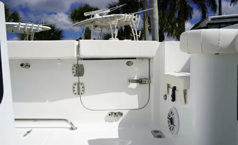 Slide: The Image of Sea Hunt Gamefish 28FS 2026 - 7509954