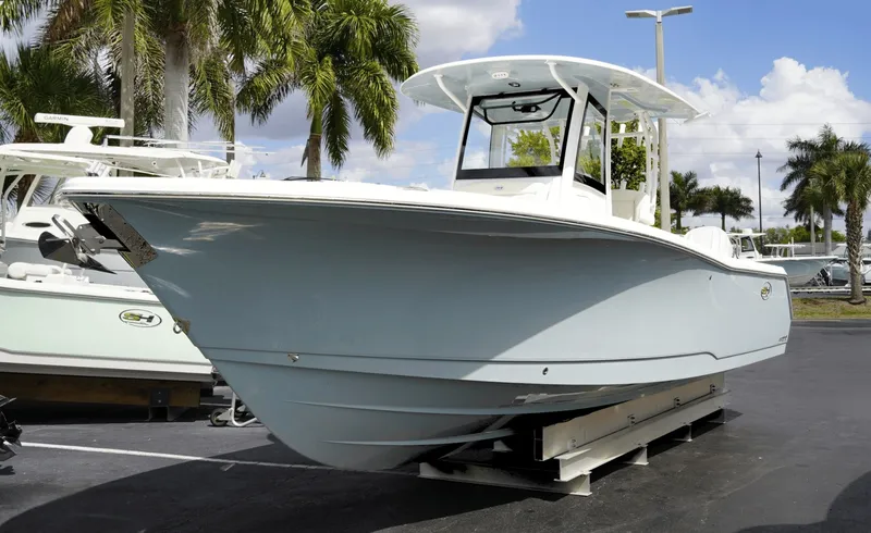 Slide: The Image of Sea Hunt Gamefish 28FS 2026 - 7509914