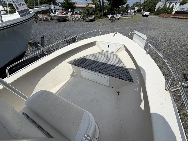 Slide: The Image of May-Craft 1800 Center Console 2016 - 7510458