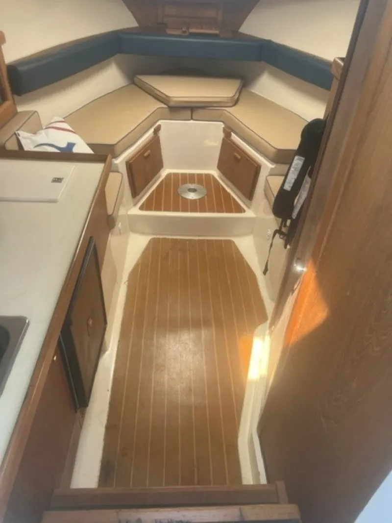 Slide: The Image of V Berth - 7511711