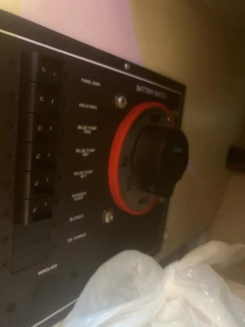 Slide: The Image of Battery Switch - 7511717