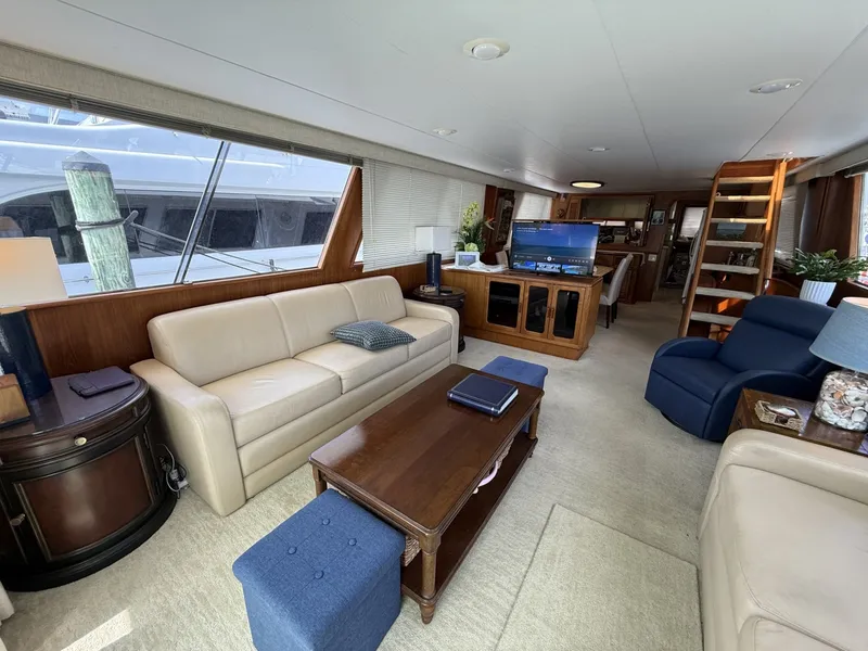 Slide: The Image of Salon Port Side - 7512185