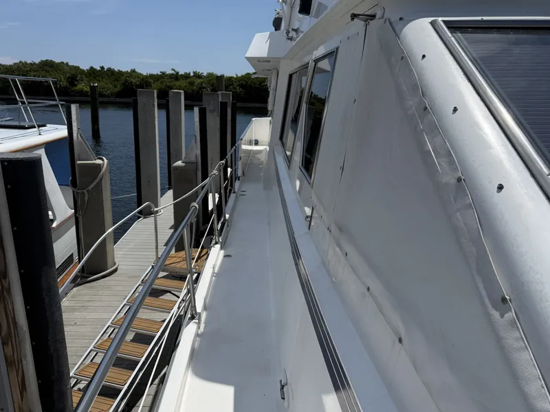 Slide: The Image of Side Deck - 7512228