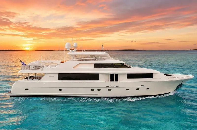 The Image of Westport Raised Pilothouse MY 2003 - 7512754