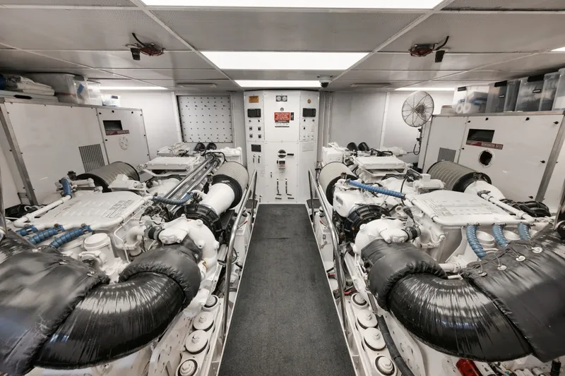 Slide: The Image of Westport Raised Pilothouse MY 2003 - 7519026