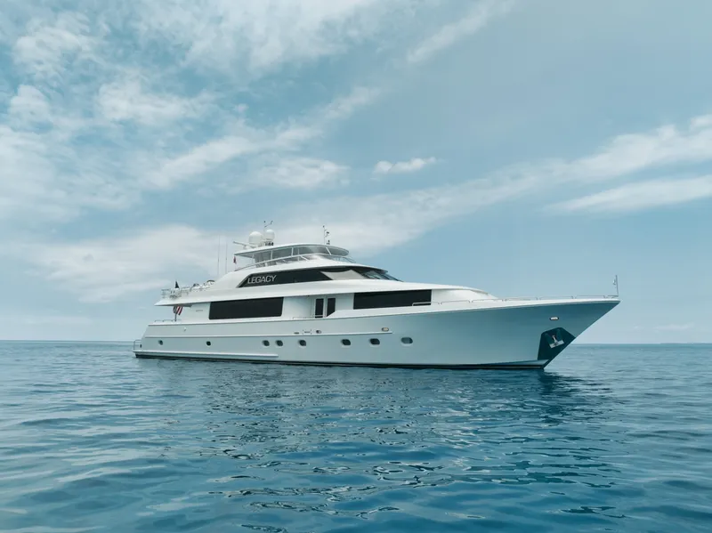 The Image of Westport Raised Pilothouse MY 2003 - 7821629
